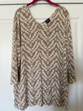 Chico’s Beige and White Chevron Knit Top